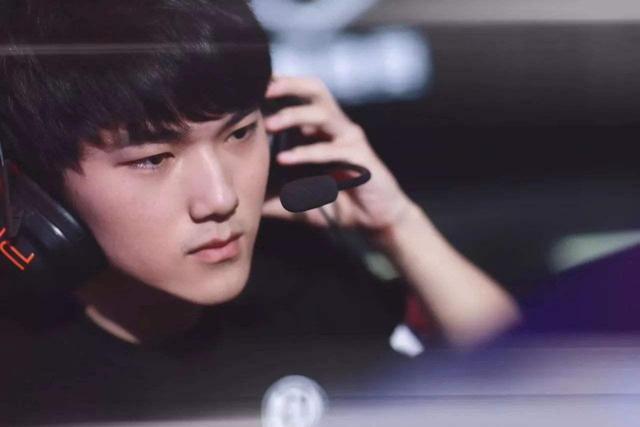 魏震染红 魏震染红